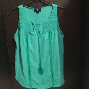 IZ Byer. (Nwot) Kelly green, size small
